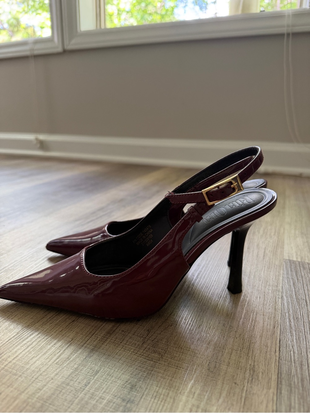 Patent Leather Pointed Slingback Heels in Burgundy